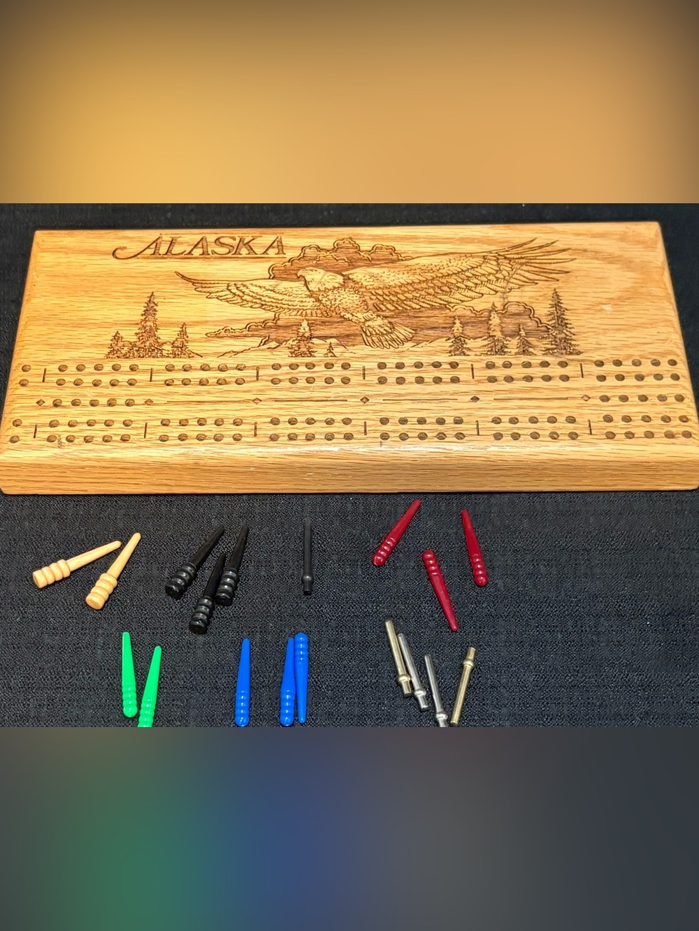 solid American oak cribbage board Alaska Eagle w/ variety of pegs